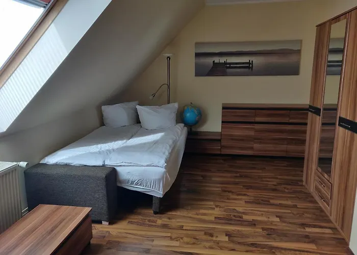 Modern Townhouse, Quiet And Close To The Centre.