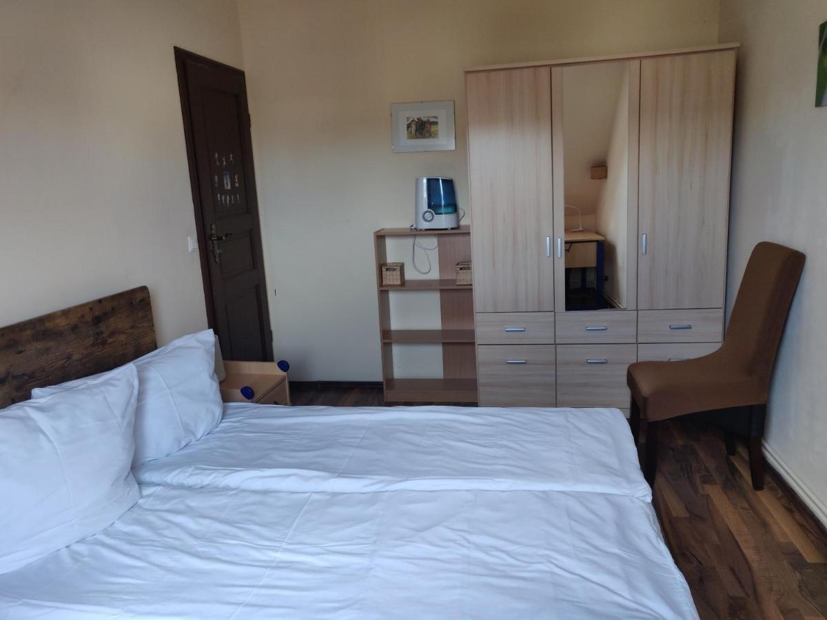 Modern Townhouse, Quiet And Close To The Centre. Holiday home